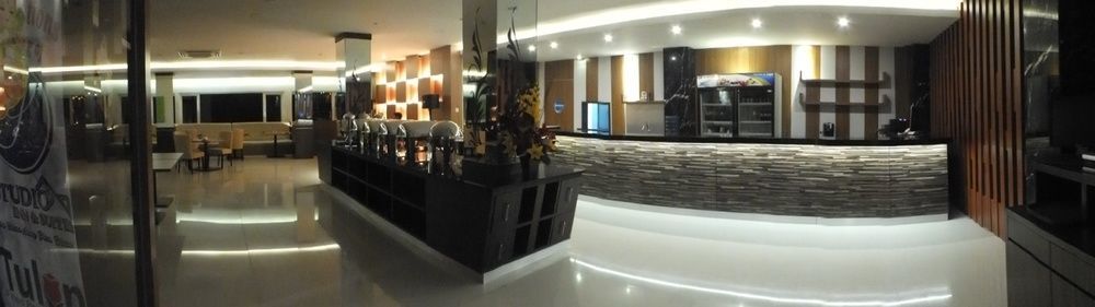 Studio Inn And Suites Semarang Exterior photo